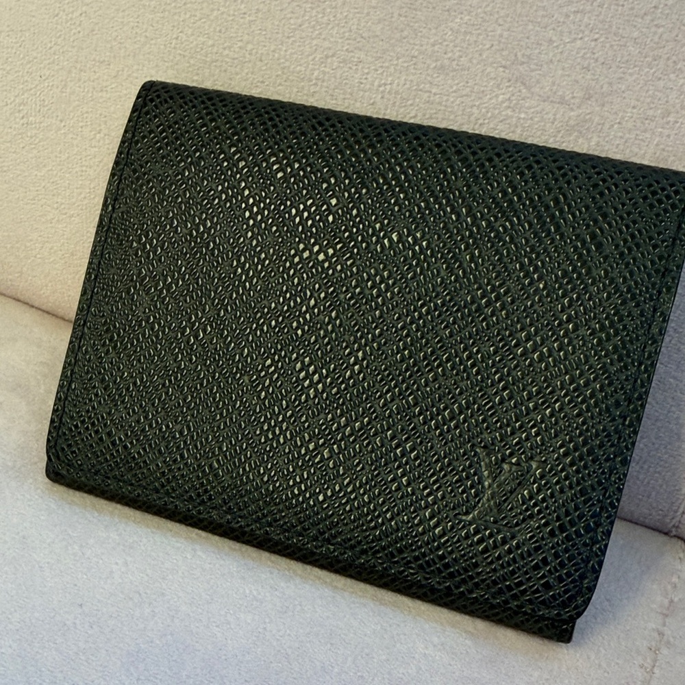 Louis Vuitton Black Textured Leather Key & Card Holder